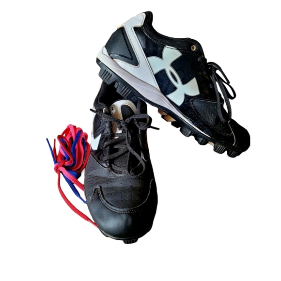 Under Armour Shoes - Under Armour Black and White UAW Glyde Women's Cleats Size 8